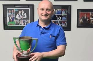 About Robert Read - Winning Trophy - Robert Read Snooker